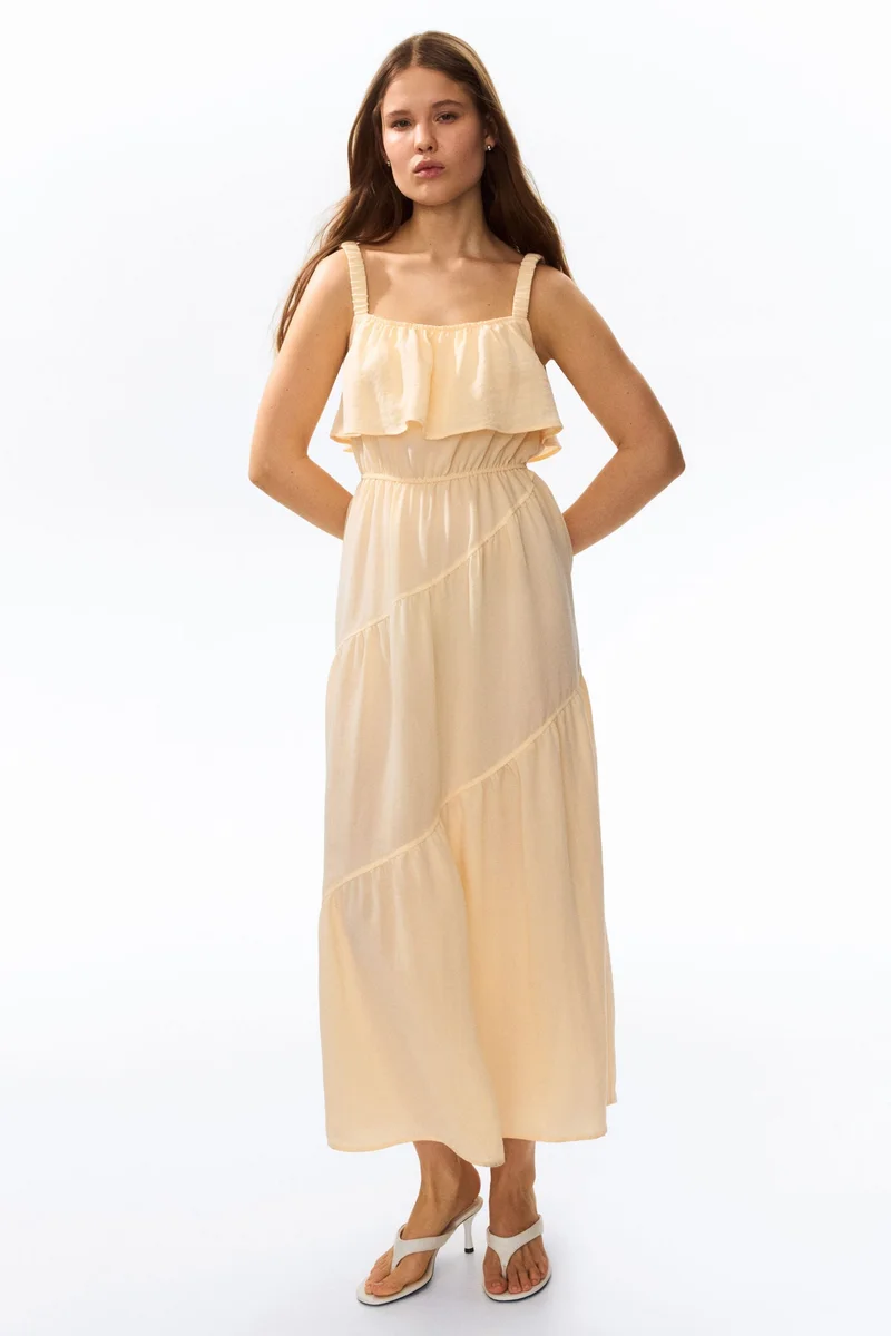 فستان بكشكشة وطبقات مجمّعة
