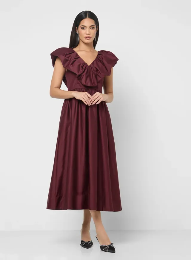 Sleeved V-Neck Maxi Dress – image 4