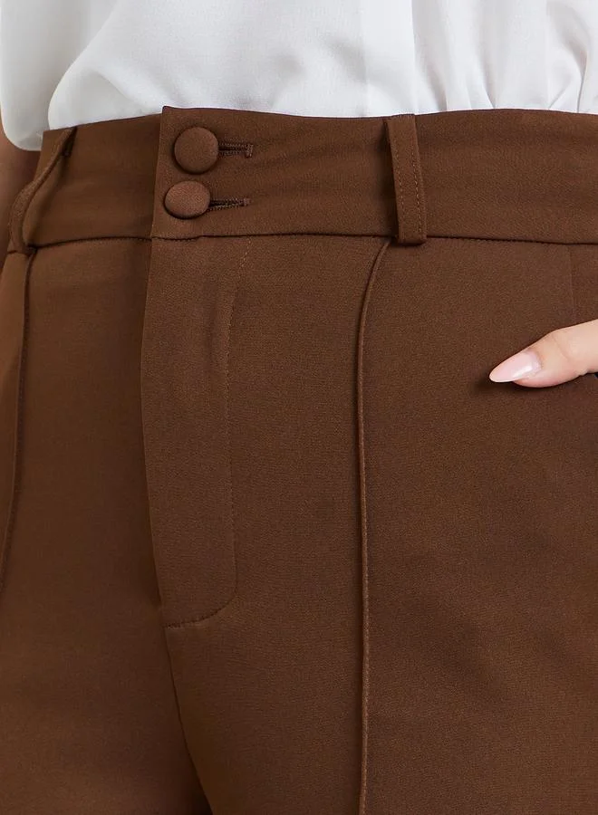 بنطال سادة بأرجل واسعة