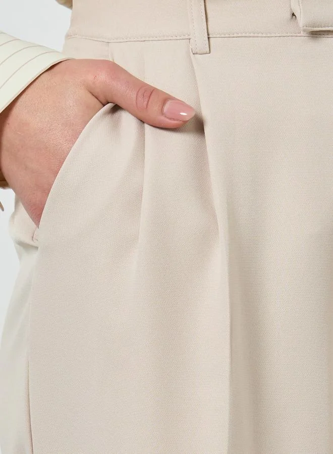 بنطال سادة بأرجل واسعة