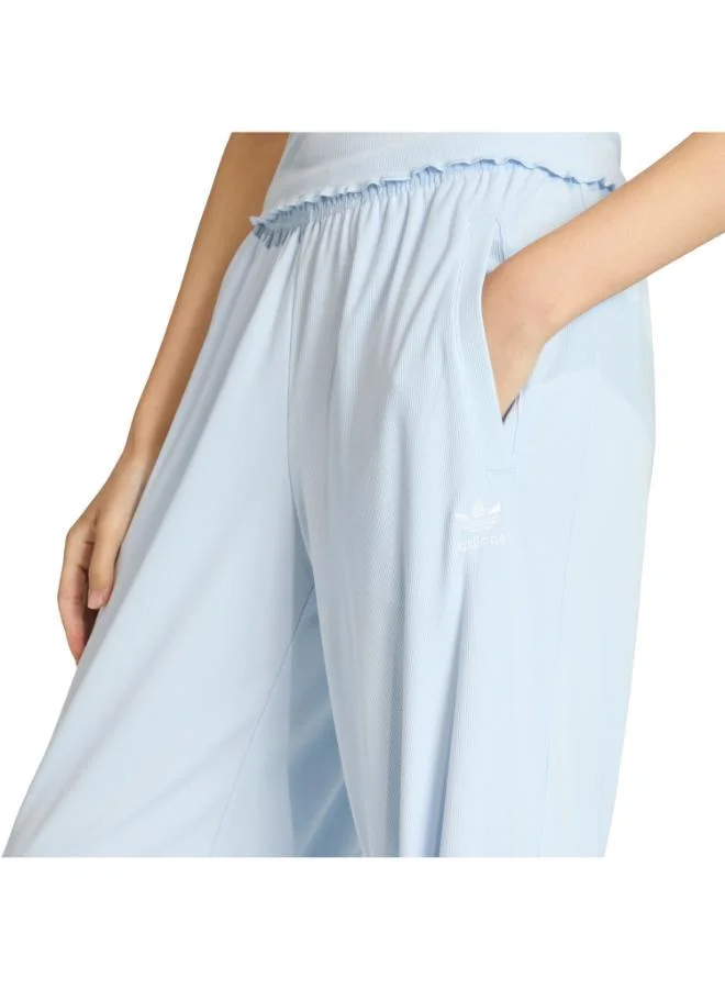 بنطال ESSENTIALS SCALLOPED EDGE