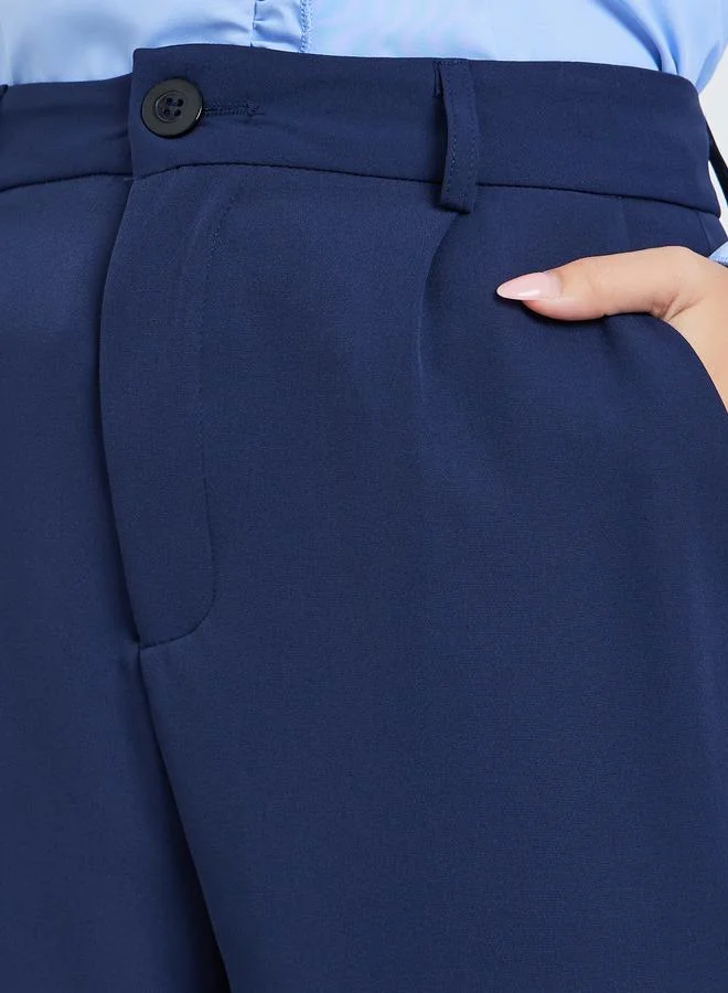 بنطال سادة بأرجل مستقيمة