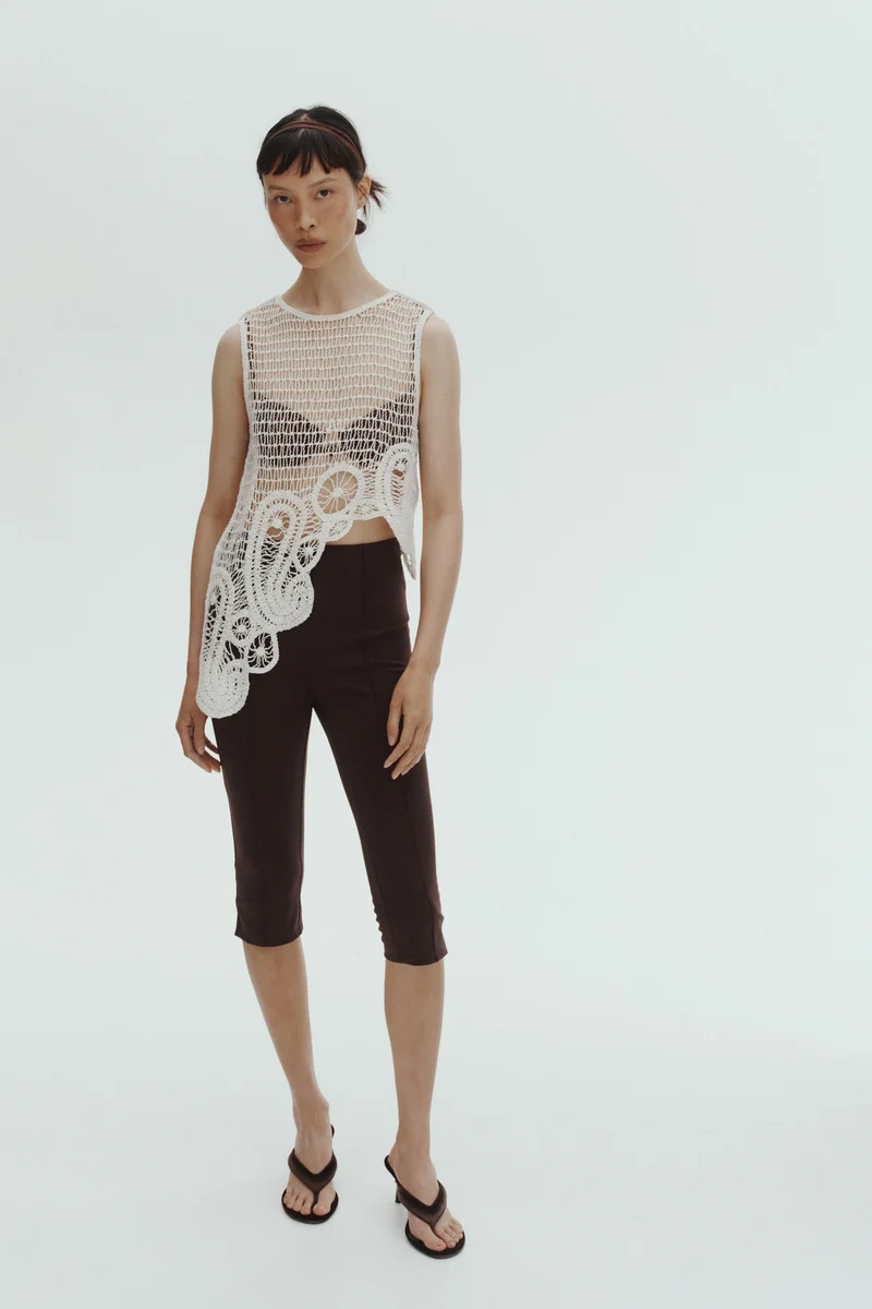 Crease-leg Capri Leggings