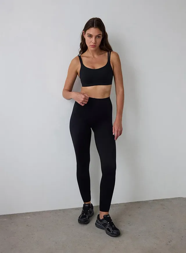 Penti ليقنز نسائي Miracle Fit باللون الأسود