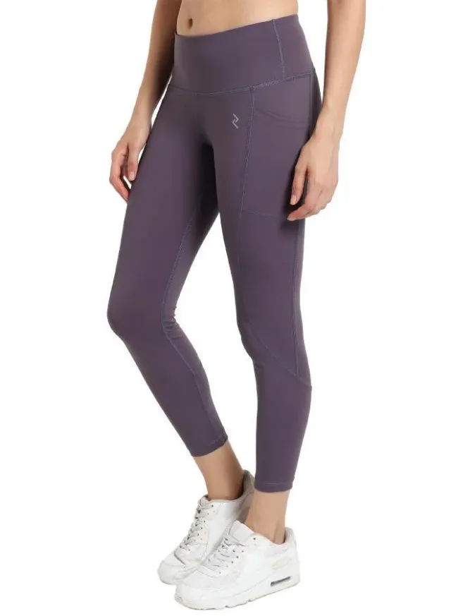 Women's Pocketed 7/8 Legging – image 2