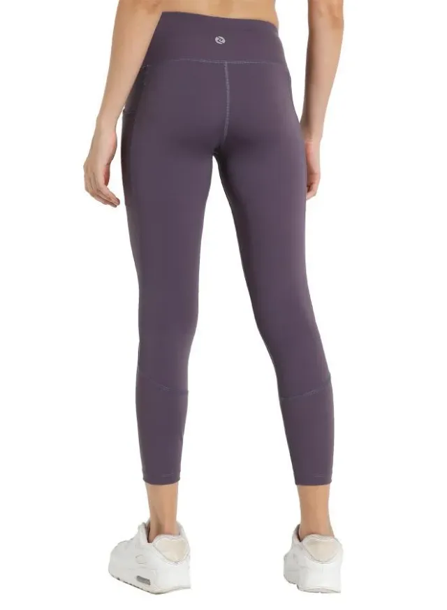 Women's Pocketed 7/8 Legging – image 3