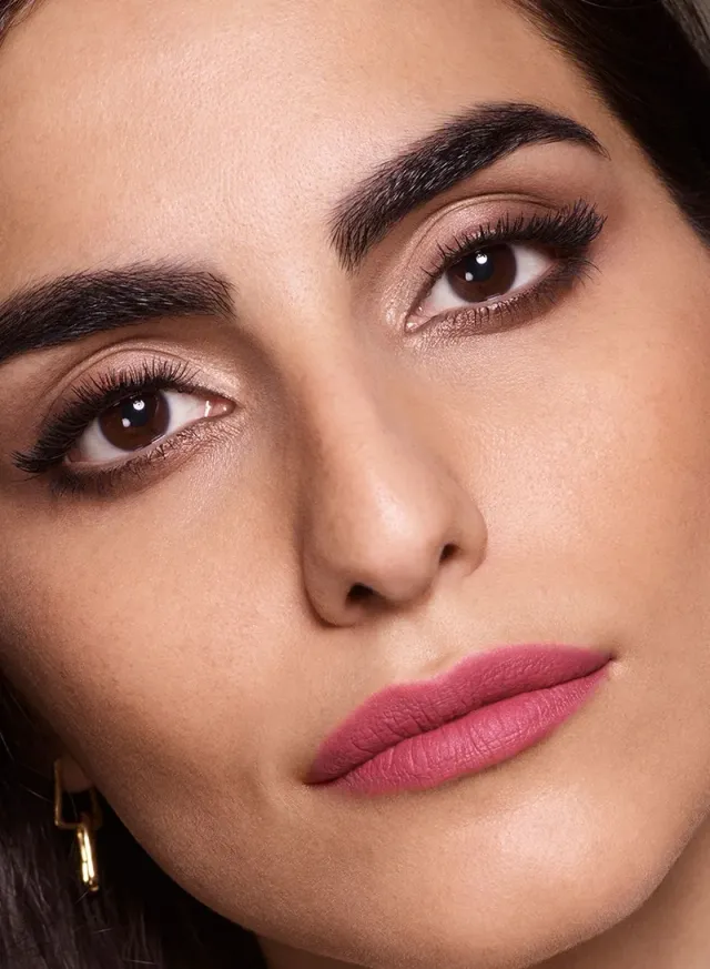 احمر شفاه كولور ايليكسر سوفت مات 010 ميوتيد راسيت – صورة 6