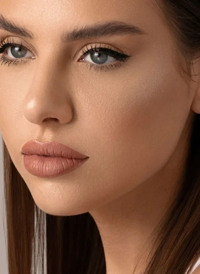 أحمر شفاه سائل نجلا – صورة 4