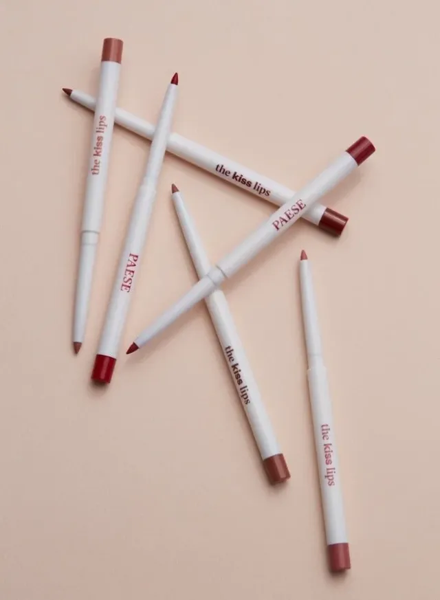 Raspberry Red Liquid Lipstick & Lip Liner Duo – image 4