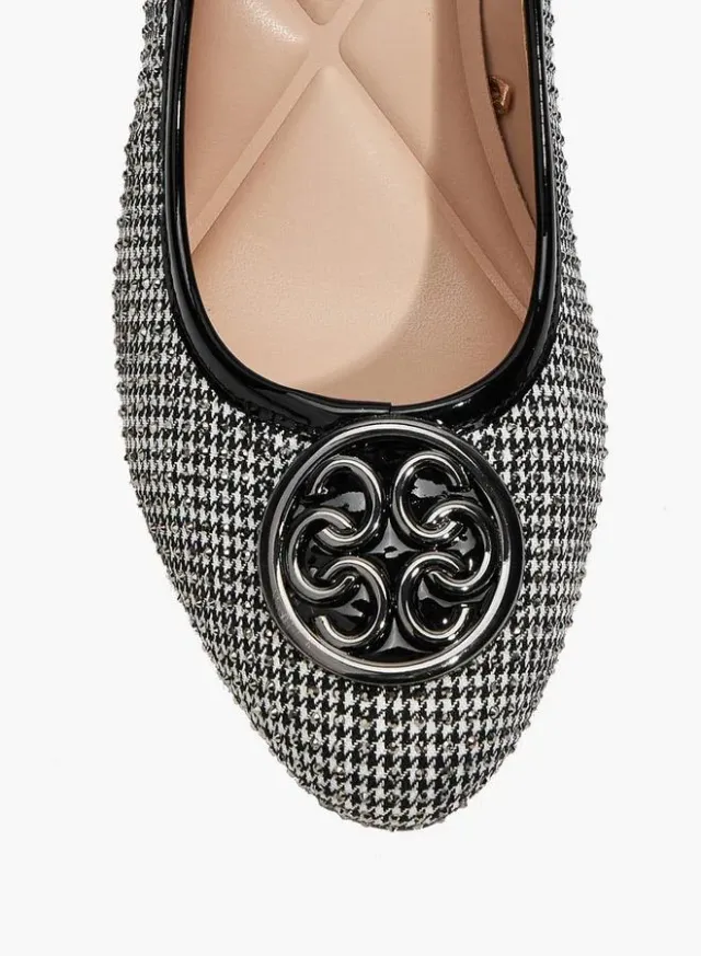 Logo Accent Block Heel Pumps – image 4