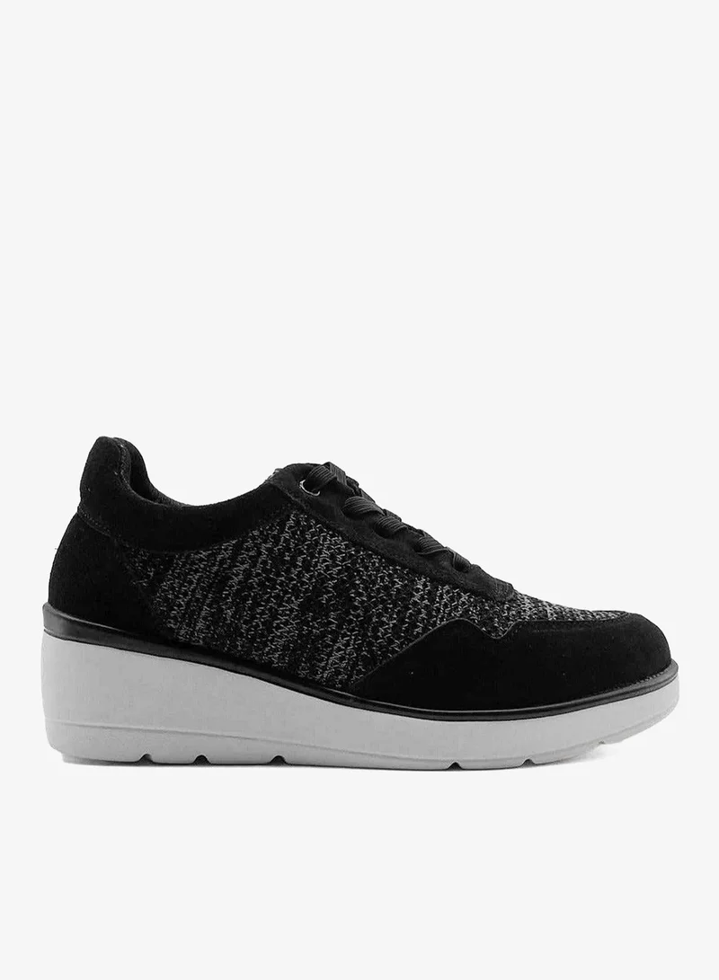 Stability Low-Top Casual Shoe