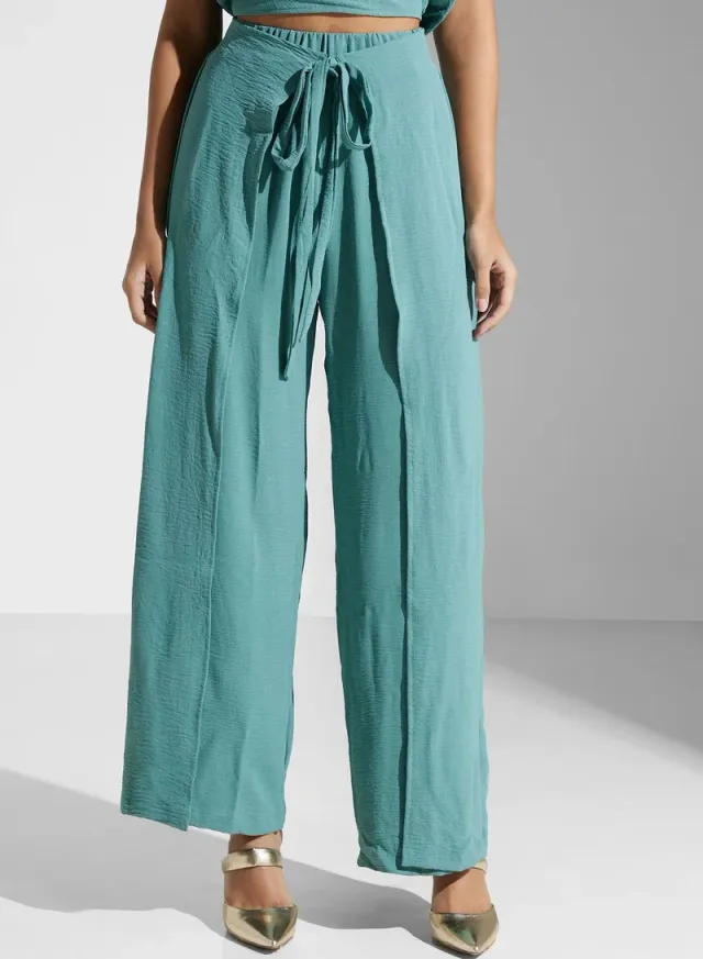 Green Surplice Neck Short-Sleeve Jumpsuit with Adjustable Tie Detail – image 4