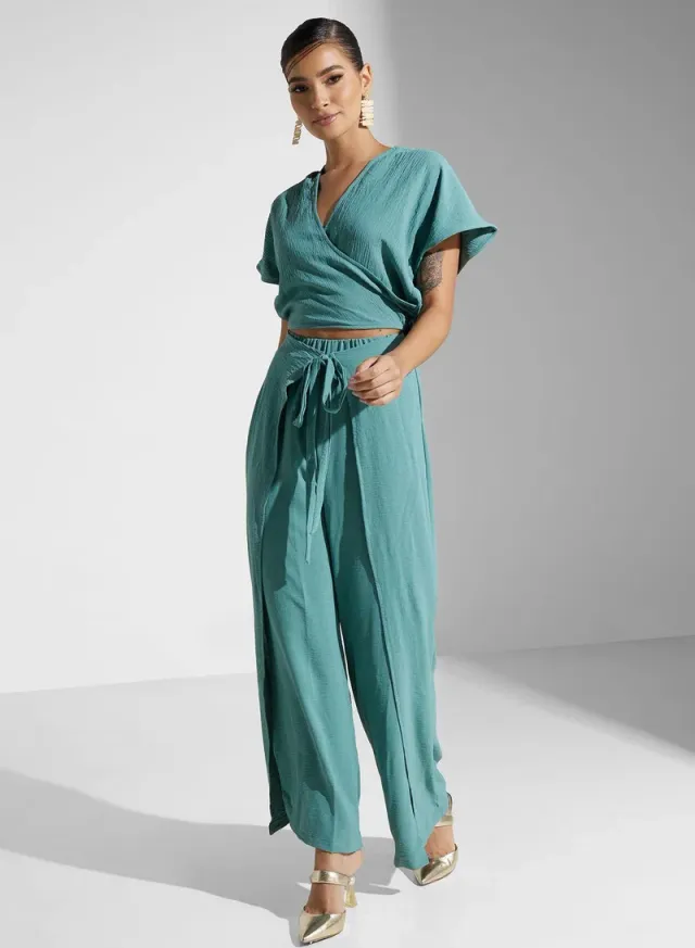 Green Surplice Neck Short-Sleeve Jumpsuit with Adjustable Tie Detail – image 5