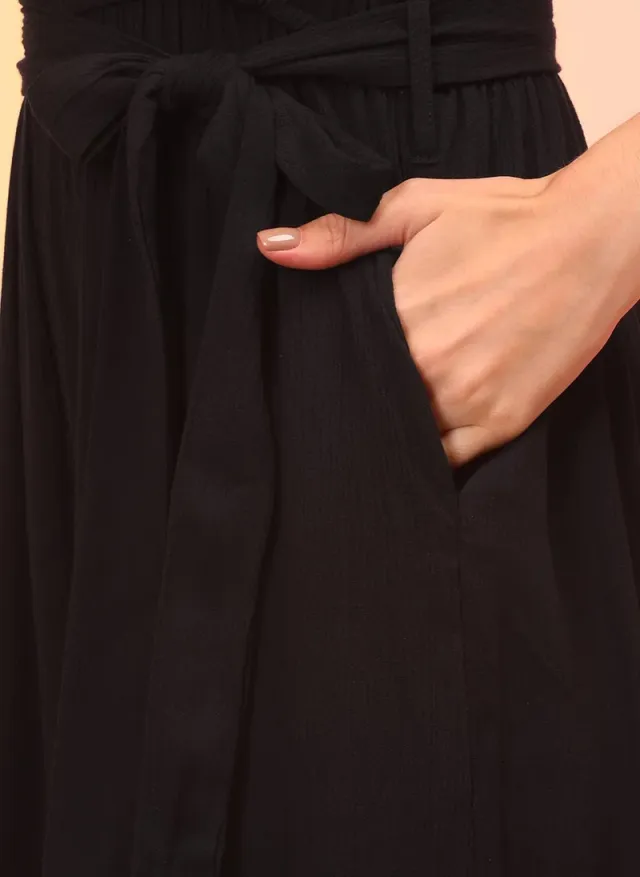 جمبسوت نسائي أسود بياقة على شكل حرف  وحزام خصر برباط – صورة 6
