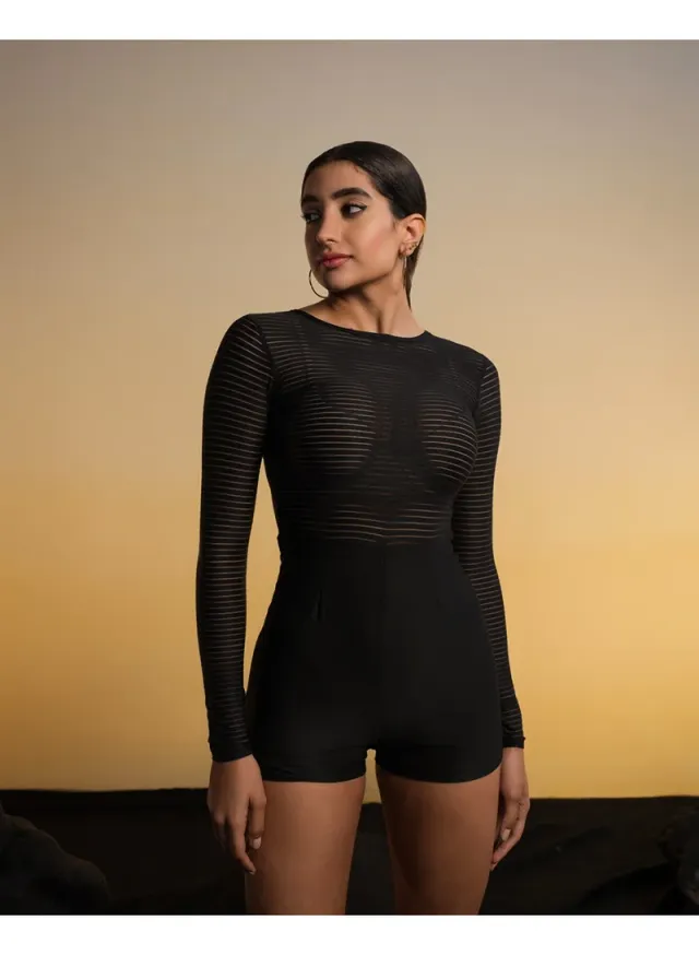 بدلة نسائية عصرية بتصميم أنيق ومريح وقماش ناعم يسمح بالتهوية للارتداء اليومي والعطلات والإطلالات الكاجوال – صورة 2