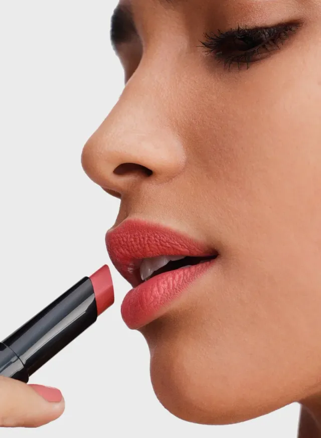 2.3 احمر شفاه لاستنغ فينيش مات 710 بيج نود – صورة 8