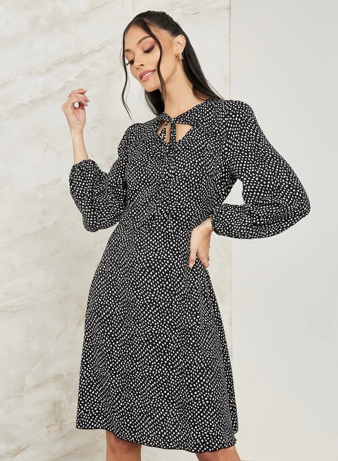 Ditsy Print Tie Neck Knee Length Dress