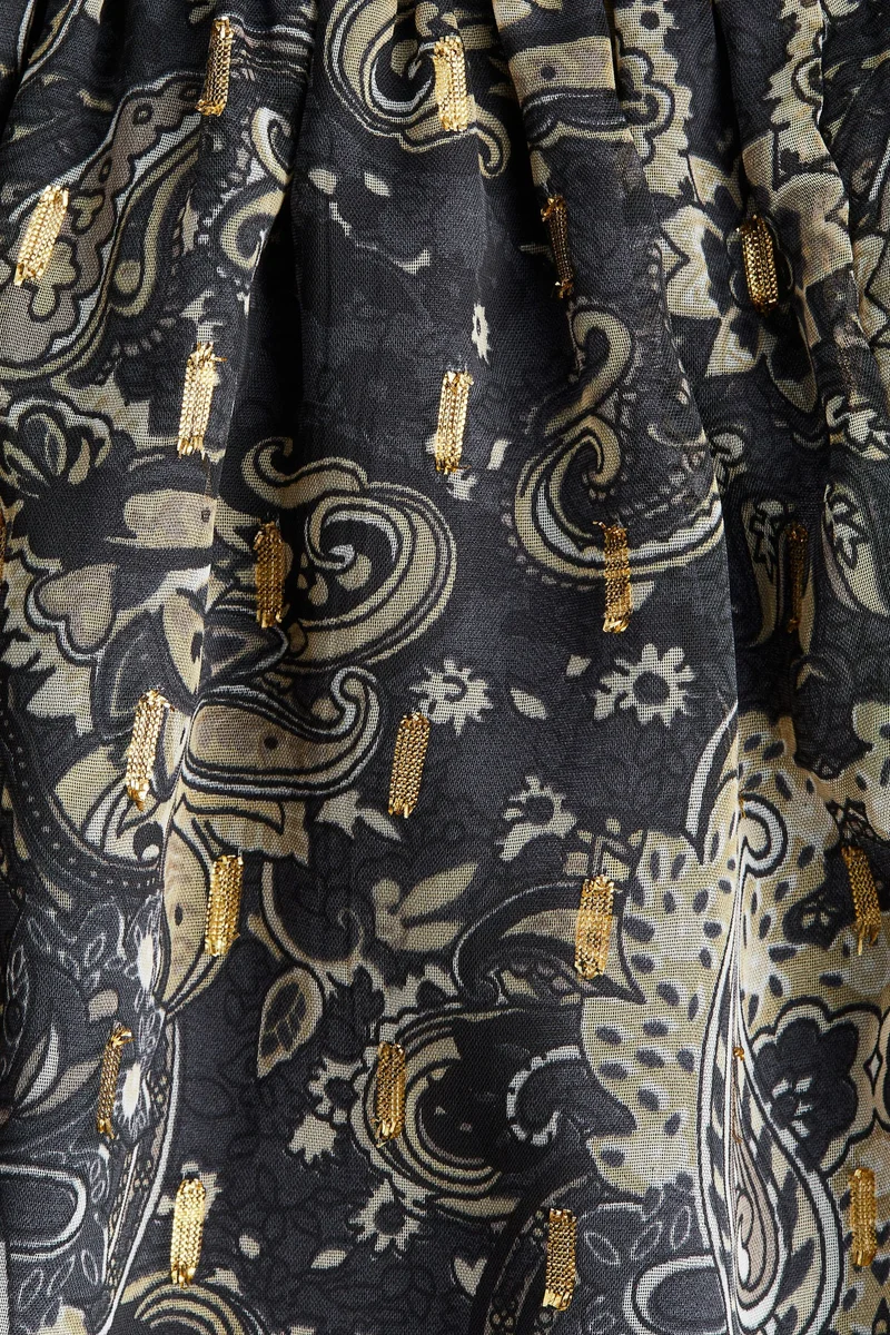 فستان شيفون مزين بدرزات مجمعة