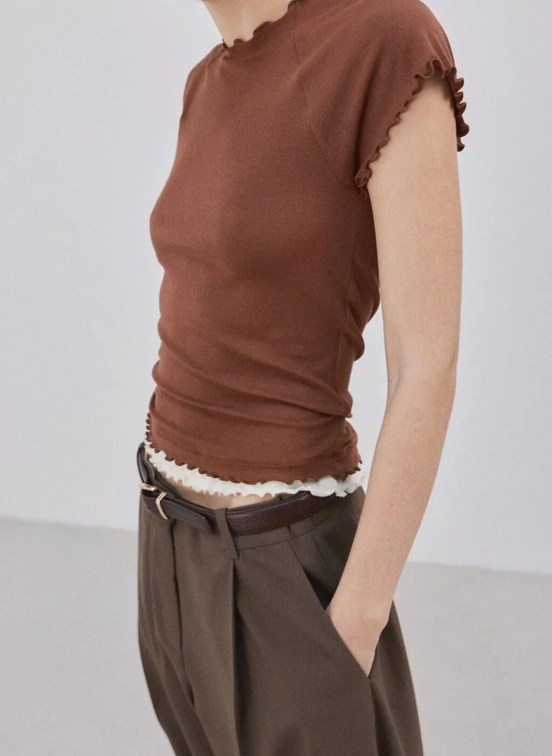 Contrasting T-shirt