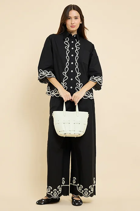 Embroidered Shirt with Classic Collar and 3/4 Sleeves