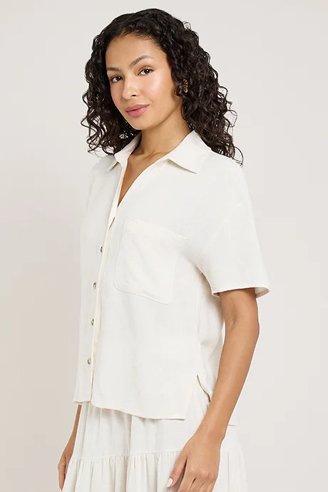 Textured Shirt with Spread Collar and Short 3/4 Sleeves