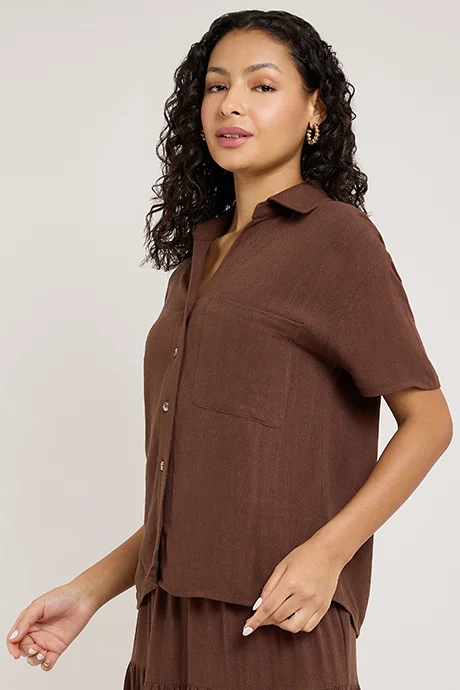 Textured Shirt with Spread Collar and Short 3/4 Sleeves