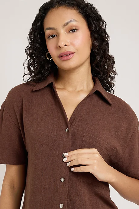 Textured Shirt with Spread Collar and Short 3/4 Sleeves