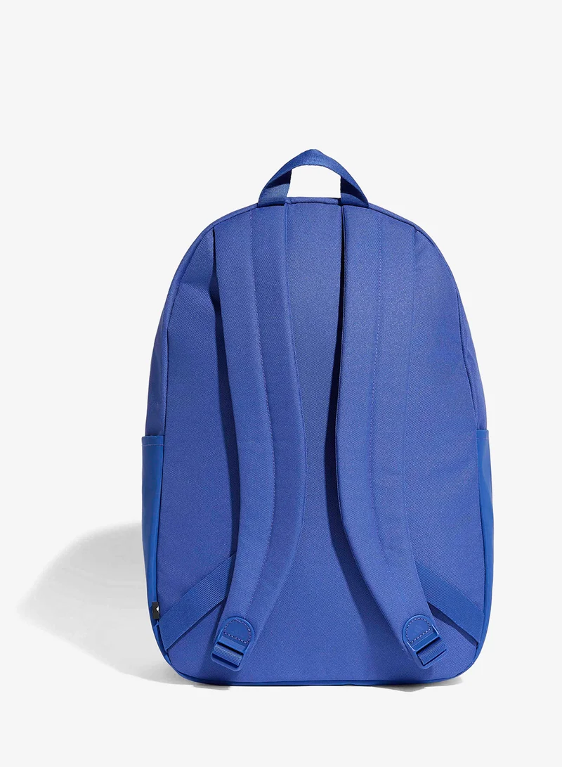 حقيبة ظهر أساسية للعودة إلى الحرم الجامعي