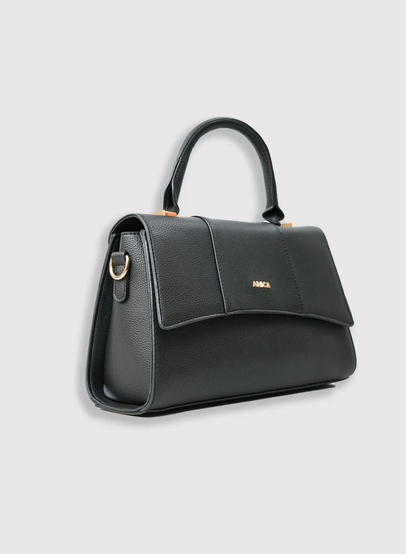 حقيبة صغيرة