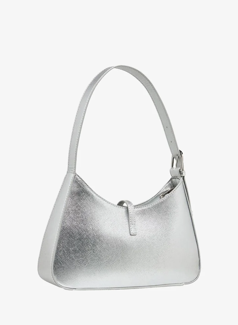 Solid Shoulder Bag With Magnetic Closure