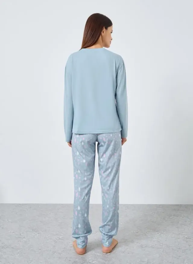 Slogan Long Sleeve T-Shirt and Winter Print Cuffed Pyjama Set – image 5