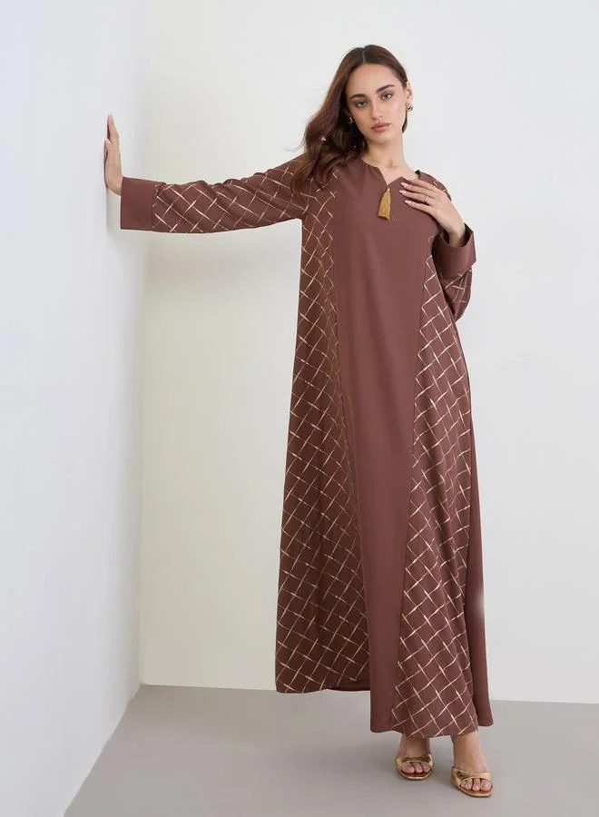 جلابية بطبعة فويل وأكمام دانتيل