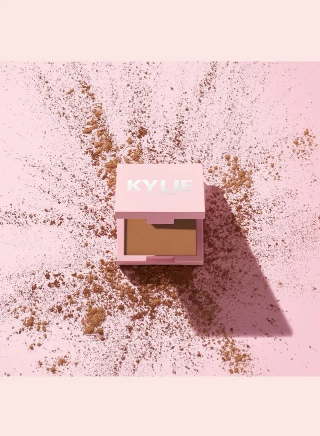 Pressed Bronzing Powder - 400 - Tanned and Gorgeous – image 7