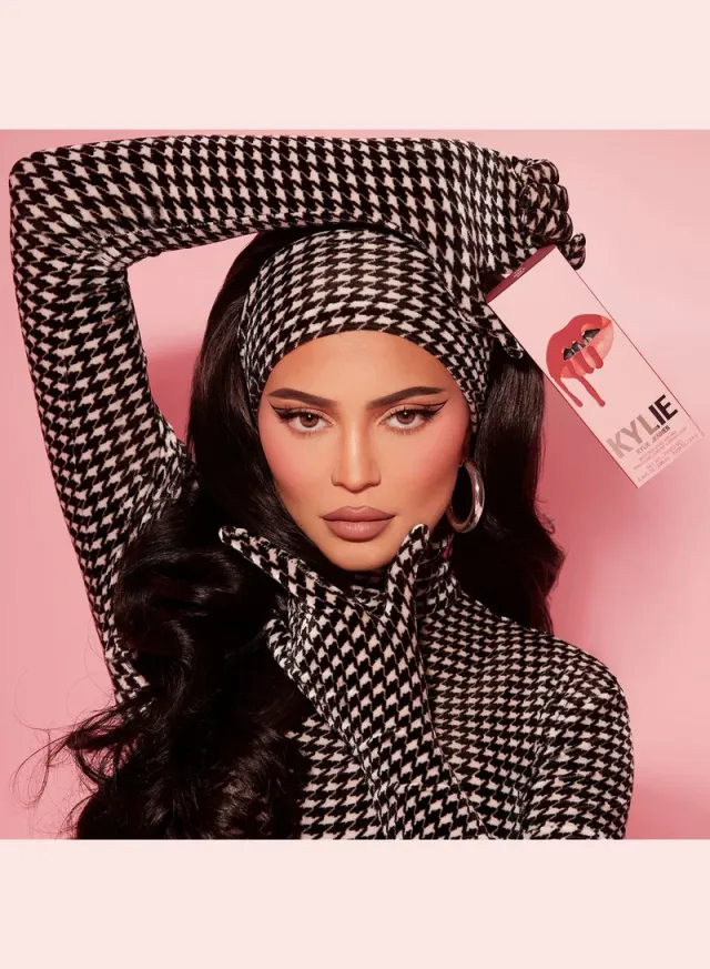 2-Pc Matte Lip Kit - 704 - Sweater Weather – image 5