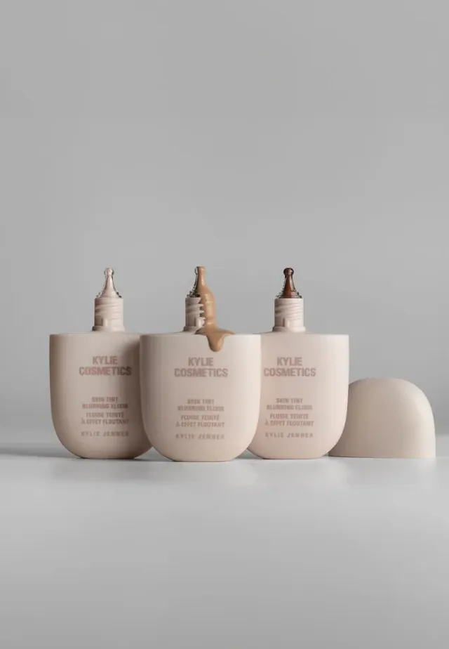 Skin Tint Blurring Elixir Foundation - 9.5W, 30ml – image 6