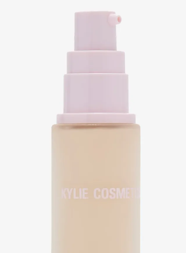 Power Plush Longwear Foundation - 2.5W, 30Ml – image 3