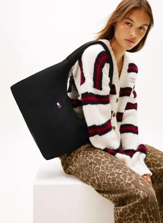 حقيبة هووبو مبطنة بلوحة شعار معدنية – صورة 2