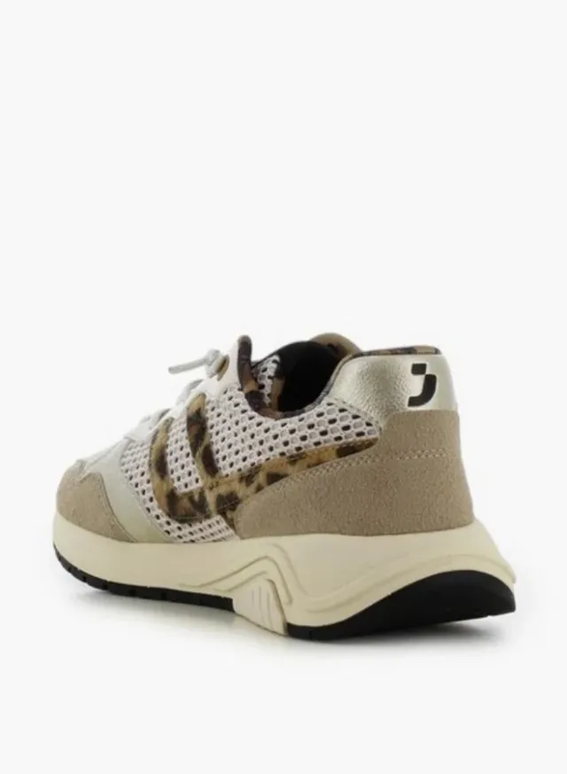 Women Lace-Up Sneakers – صورة 3