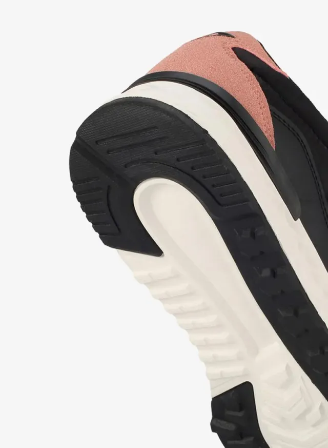 Lace-Up School Sneakers – صورة 5