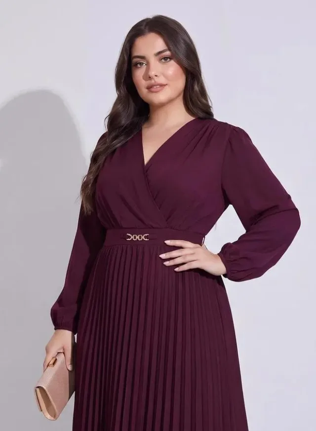 Plus Size Burgundy Solid Pleated A-Line Maxi Dress – image 2