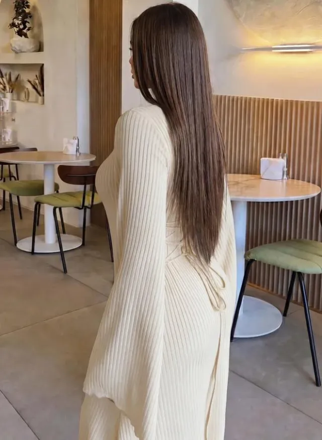 فستان ماكسي كريمي بقصة A وأكمام طويلة – صورة 3