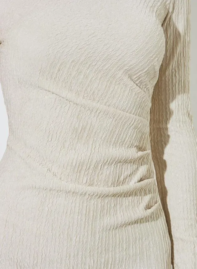 Off White Textured Long Sleeve Maxi Dress – image 4