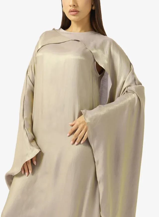 Dress With Exaggerated Cape Sleeve – image 3