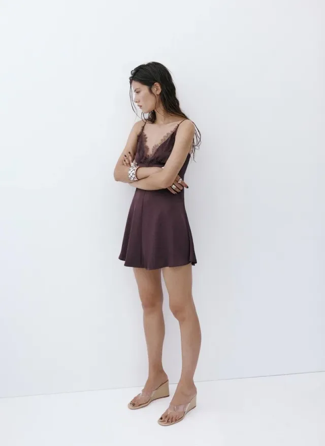 Satin Lace Dress – صورة 4