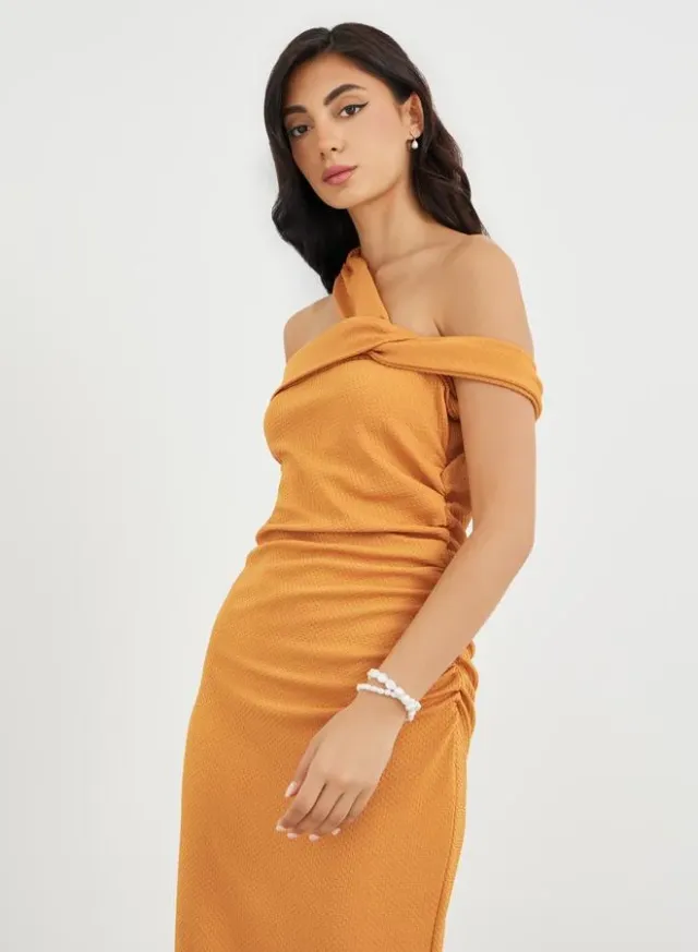 Brown Asymmetric Neck Draped Bodycon Maxi Dress – image 3