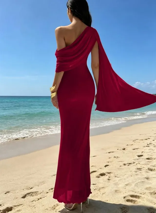 فستان ماكسي بني ضيق بياقة غير متماثلة وتصميم منسدل – صورة 3