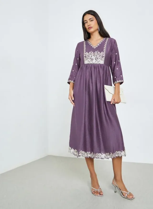 Purple Embroidery A-Line Midi Dress with 3/4th Sleeves – image 2