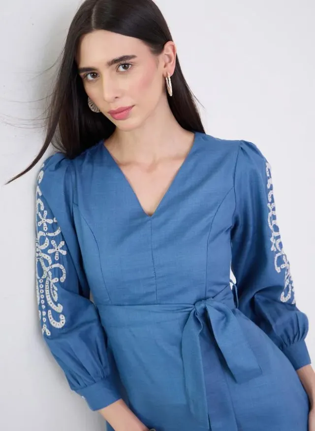 Purple Embroidery A-Line Midi Dress with 3/4th Sleeves – image 2