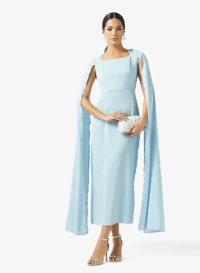 Dress With Exaggerated Sleeves – image 4