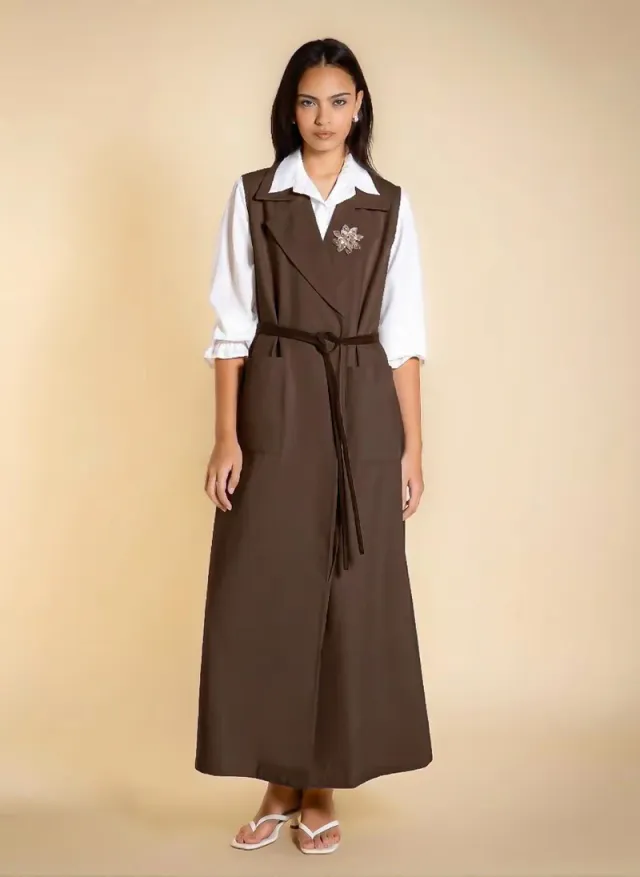 DETAILED MAXI DRESS WITH BELT